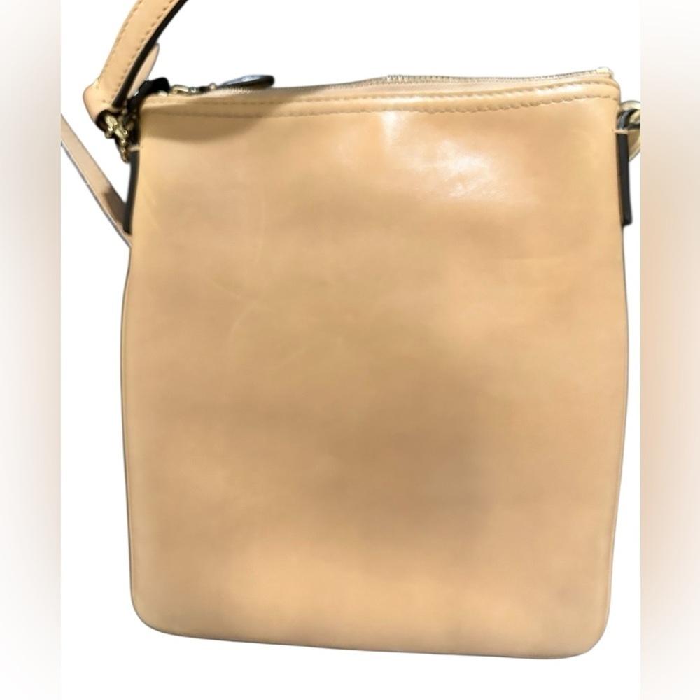 COACH Legacy Swingpack Brass Sand Leather Zip Top Front Zip Pocket EC - Picture 2 of 7